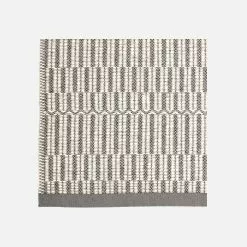 VM-Carpet Latua Design Elina Helenius - Mari-Kaluste -Huonekalu kauppa Latua white grey