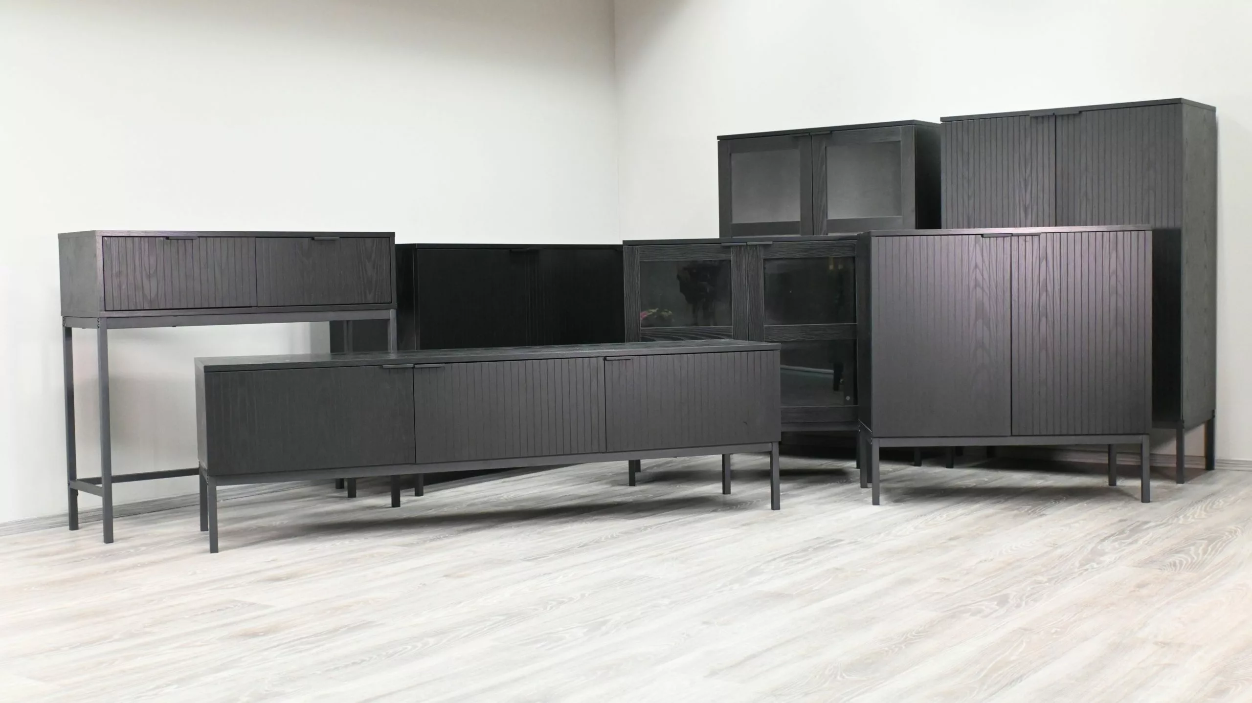 Siera Matala Lasiovikaappi - Mari-Kaluste 3 Siera Matala Lasiovikaappi - Mari-Kaluste - Image 3