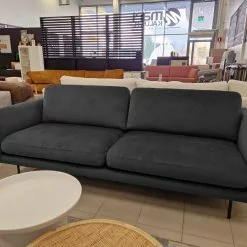 Lario 3-istuttava Sohva - Mari-Kaluste -Huonekalu kauppa lario t harmaa scaled 1