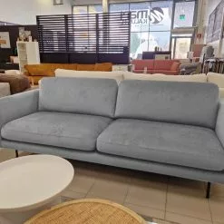 Lario 3-istuttava Sohva - Mari-Kaluste -Huonekalu kauppa lario v harmaa scaled 1