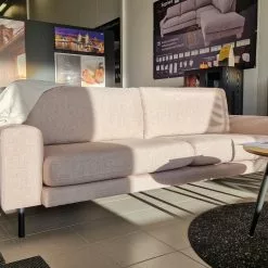 Moona L 3-istuttava Sohva - Manhattan Kankaalla - Mari-Kaluste 9 Moona L 3-istuttava Sohva - Manhattan Kankaalla - Mari-Kaluste -Huonekalu kauppa moonaLmanhattanpink3 scaled 1